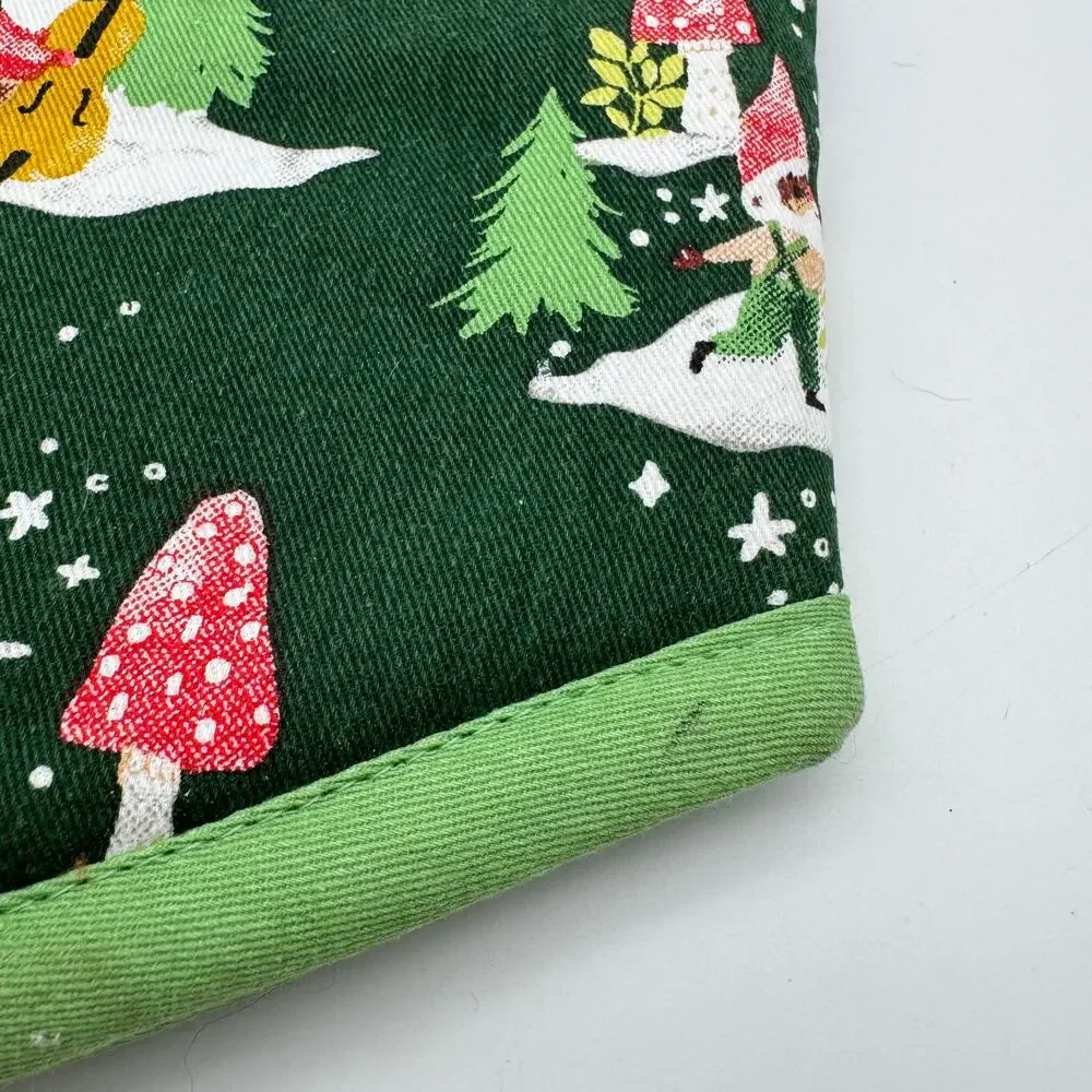 Danica Jubilee Christmas Oven Mitts Pair Gnomes Snowman Holiday Kitchen Decor